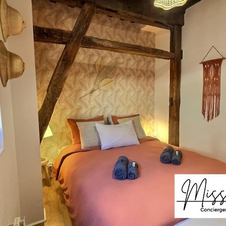 Ferienwohnung "La Fenetre Sur Le Marche" De Miss.K Conciergerie Châtillon-sur-Chalaronne Exterior foto