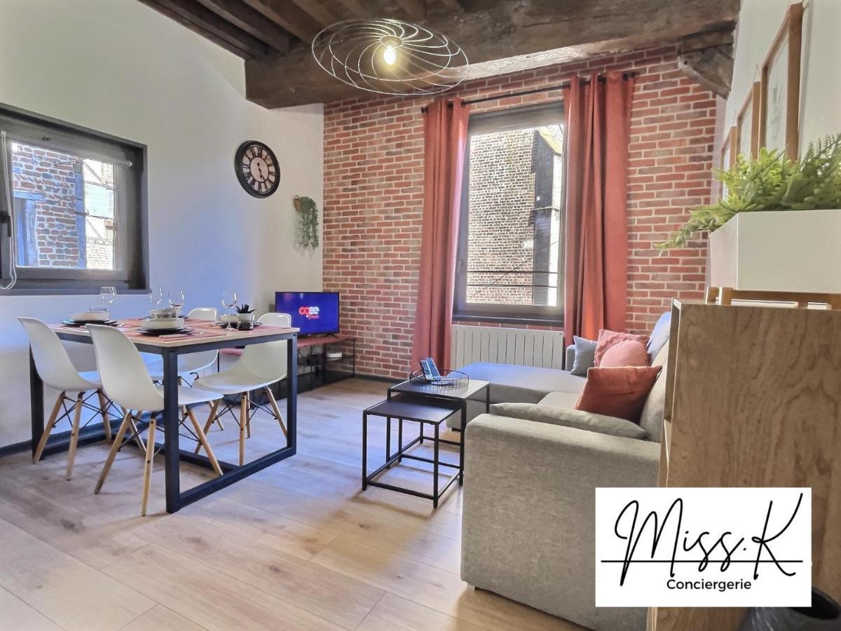 Ferienwohnung "La Fenetre Sur Le Marche" De Miss.K Conciergerie Châtillon-sur-Chalaronne Exterior foto